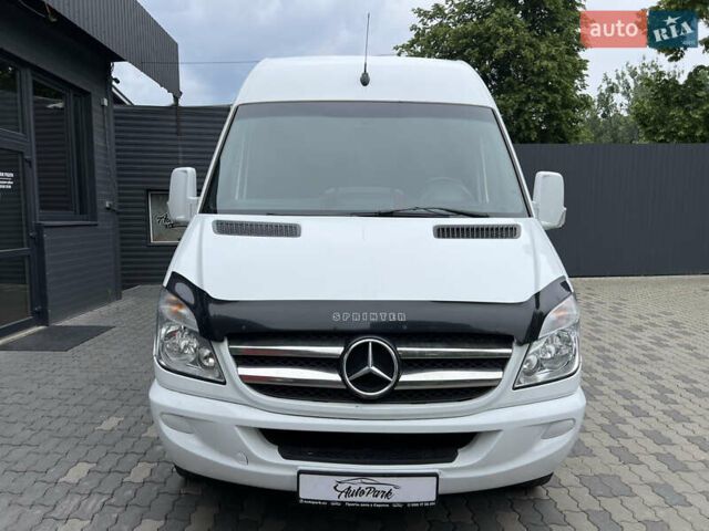 Белый Мерседес Sprinter, объемом двигателя 2.99 л и пробегом 490 тыс. км за 19500 $, фото 3 на Automoto.ua