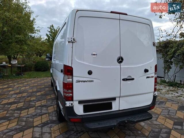 Белый Мерседес Sprinter, объемом двигателя 2.14 л и пробегом 354 тыс. км за 11800 $, фото 4 на Automoto.ua