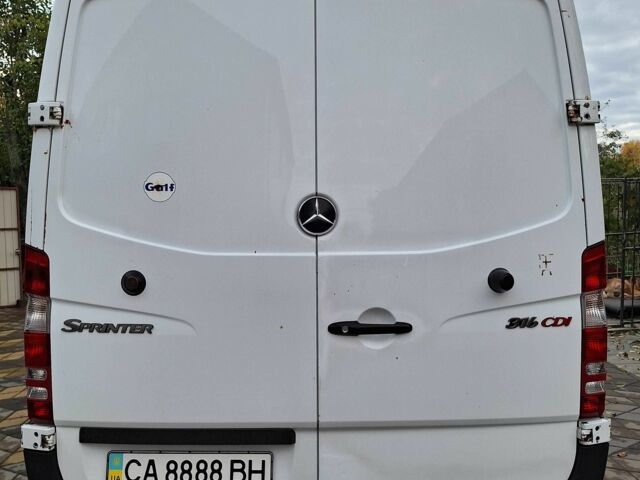 Белый Мерседес Sprinter, объемом двигателя 2.1 л и пробегом 354 тыс. км за 11500 $, фото 4 на Automoto.ua