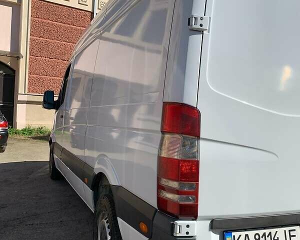 Белый Мерседес Sprinter, объемом двигателя 2.1 л и пробегом 353 тыс. км за 12500 $, фото 6 на Automoto.ua