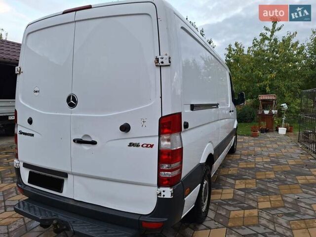 Белый Мерседес Sprinter, объемом двигателя 2.14 л и пробегом 354 тыс. км за 11800 $, фото 6 на Automoto.ua