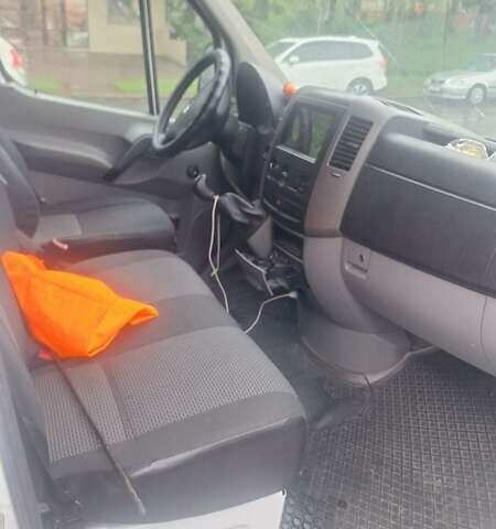 Белый Мерседес Sprinter, объемом двигателя 3.2 л и пробегом 288 тыс. км за 13600 $, фото 22 на Automoto.ua