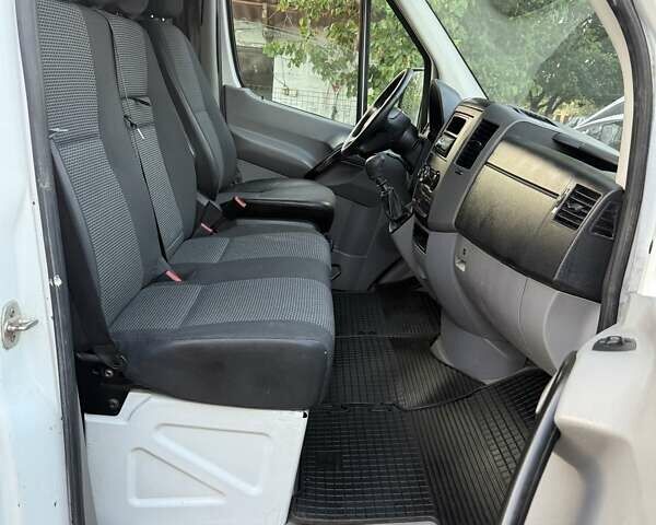 Белый Мерседес Sprinter, объемом двигателя 2.14 л и пробегом 678 тыс. км за 17000 $, фото 10 на Automoto.ua