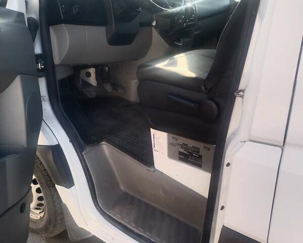 Белый Мерседес Sprinter, объемом двигателя 2.1 л и пробегом 271 тыс. км за 11000 $, фото 8 на Automoto.ua
