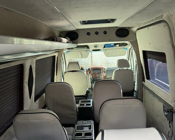 Белый Мерседес Sprinter, объемом двигателя 0 л и пробегом 700 тыс. км за 13000 $, фото 2 на Automoto.ua