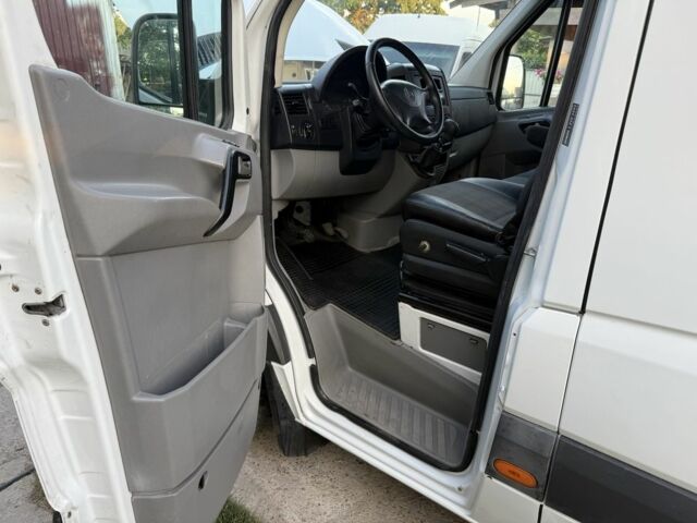 Белый Мерседес Sprinter, объемом двигателя 2.1 л и пробегом 680 тыс. км за 15000 $, фото 21 на Automoto.ua