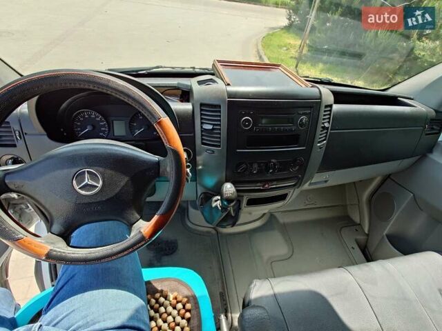 Белый Мерседес Sprinter, объемом двигателя 2.14 л и пробегом 550 тыс. км за 8000 $, фото 7 на Automoto.ua