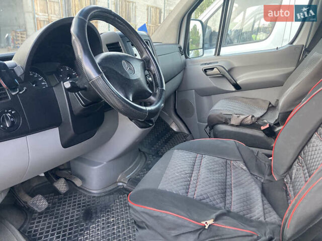Белый Мерседес Sprinter, объемом двигателя 2.14 л и пробегом 498 тыс. км за 10800 $, фото 2 на Automoto.ua