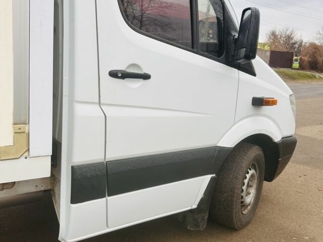 Белый Мерседес Sprinter, объемом двигателя 2.1 л и пробегом 530 тыс. км за 9999 $, фото 3 на Automoto.ua