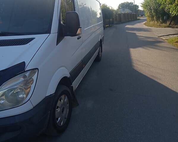 Белый Мерседес Sprinter, объемом двигателя 2.14 л и пробегом 350 тыс. км за 12000 $, фото 1 на Automoto.ua