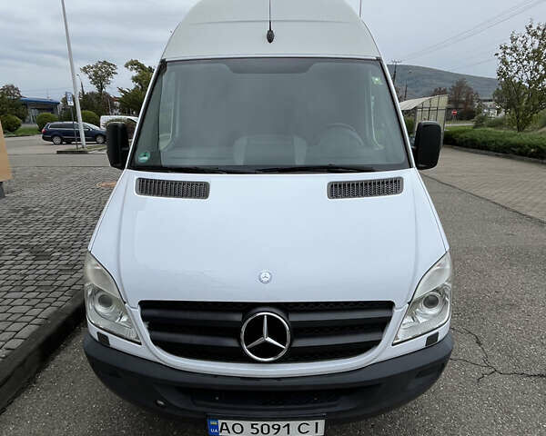 Белый Мерседес Sprinter, объемом двигателя 0 л и пробегом 330 тыс. км за 20500 $, фото 3 на Automoto.ua