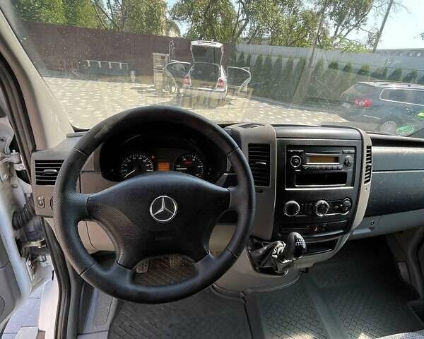 Белый Мерседес Sprinter, объемом двигателя 3 л и пробегом 232 тыс. км за 17411 $, фото 12 на Automoto.ua