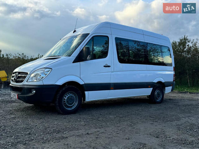 Белый Мерседес Sprinter, объемом двигателя 0 л и пробегом 390 тыс. км за 16700 $, фото 5 на Automoto.ua