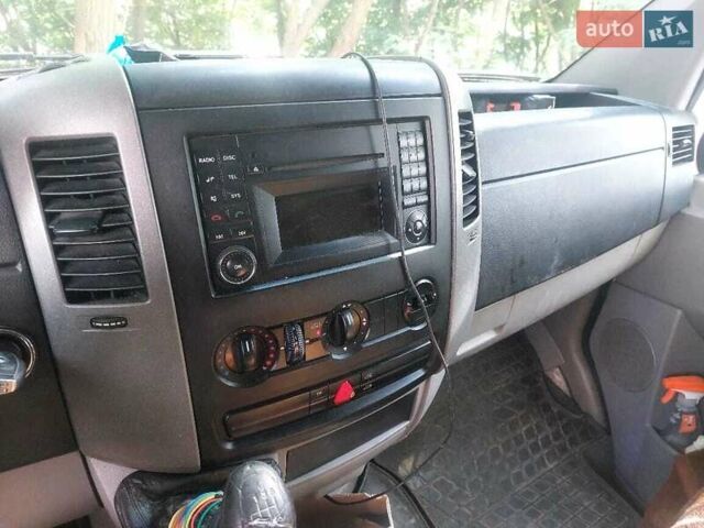 Белый Мерседес Sprinter, объемом двигателя 2.1 л и пробегом 311 тыс. км за 11000 $, фото 4 на Automoto.ua