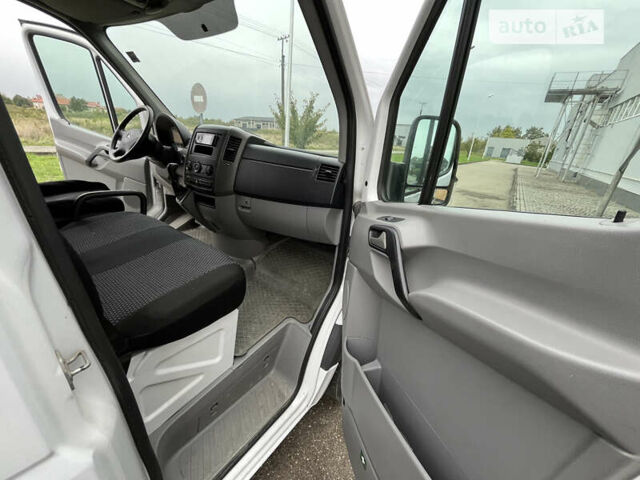 Белый Мерседес Sprinter, объемом двигателя 0 л и пробегом 330 тыс. км за 20500 $, фото 14 на Automoto.ua