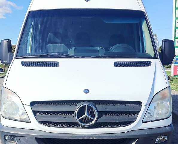 Белый Мерседес Sprinter, объемом двигателя 2.1 л и пробегом 262 тыс. км за 17200 $, фото 3 на Automoto.ua