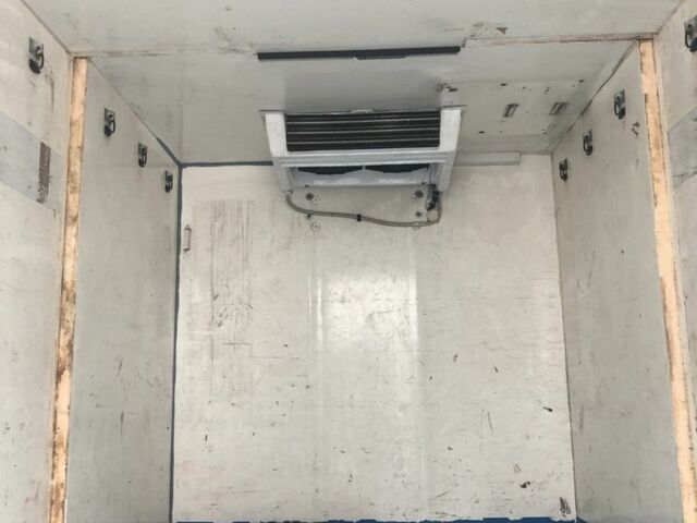 Белый Мерседес Sprinter, объемом двигателя 2.1 л и пробегом 530 тыс. км за 9999 $, фото 13 на Automoto.ua