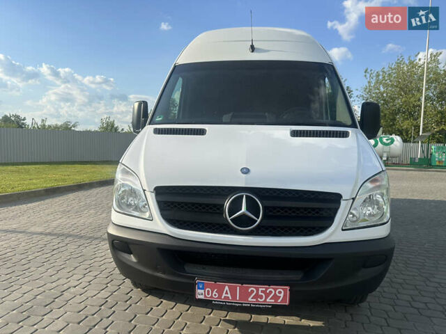 Білий Мерседес Sprinter, об'ємом двигуна 2.2 л та пробігом 317 тис. км за 18700 $, фото 3 на Automoto.ua