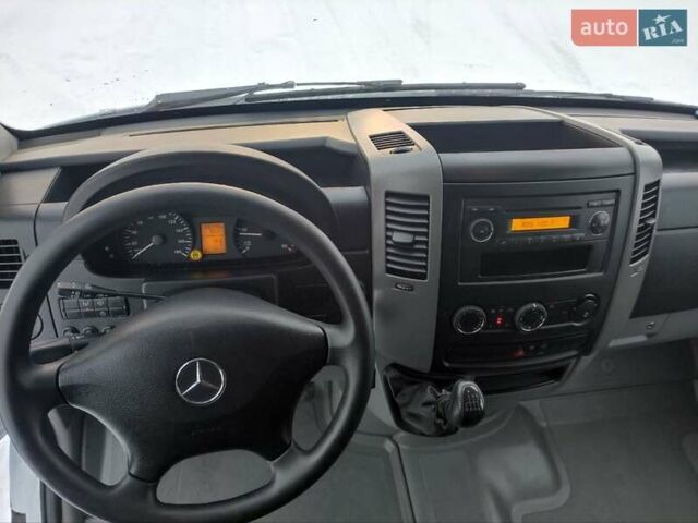 Белый Мерседес Sprinter, объемом двигателя 0 л и пробегом 186 тыс. км за 27300 $, фото 14 на Automoto.ua