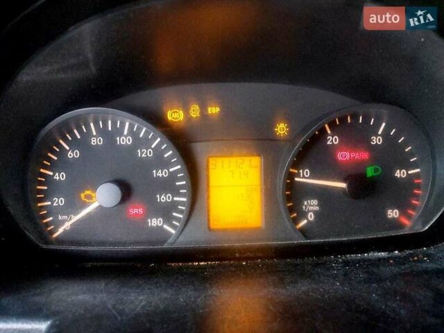 Белый Мерседес Sprinter, объемом двигателя 2.1 л и пробегом 311 тыс. км за 11000 $, фото 3 на Automoto.ua
