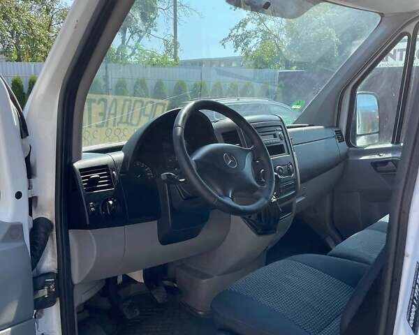 Белый Мерседес Sprinter, объемом двигателя 3 л и пробегом 232 тыс. км за 17411 $, фото 8 на Automoto.ua