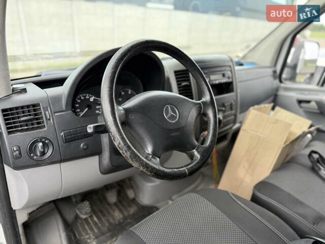 Білий Мерседес Sprinter, об'ємом двигуна 2.1 л та пробігом 500 тис. км за 11753 $, фото 9 на Automoto.ua