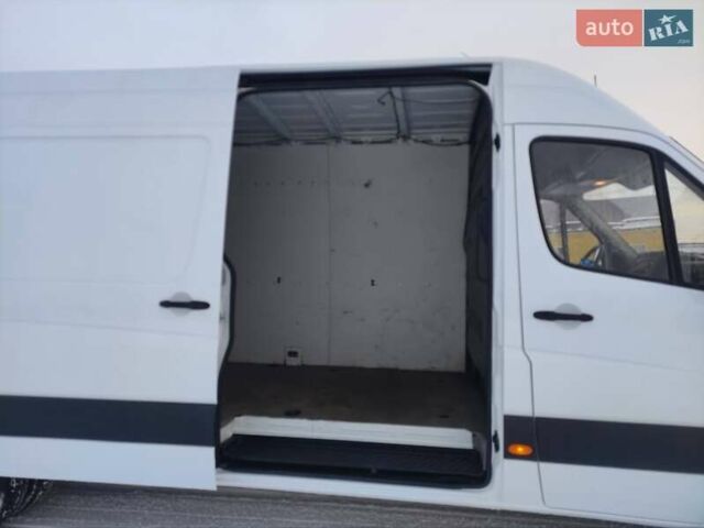 Белый Мерседес Sprinter, объемом двигателя 0 л и пробегом 186 тыс. км за 27300 $, фото 21 на Automoto.ua
