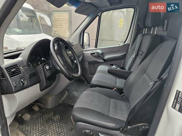 Белый Мерседес Sprinter, объемом двигателя 2.14 л и пробегом 430 тыс. км за 10400 $, фото 8 на Automoto.ua