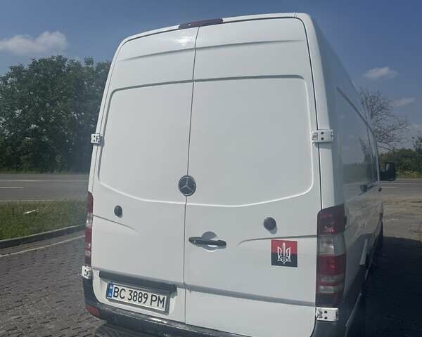 Белый Мерседес Sprinter, объемом двигателя 2.14 л и пробегом 295 тыс. км за 10500 $, фото 1 на Automoto.ua