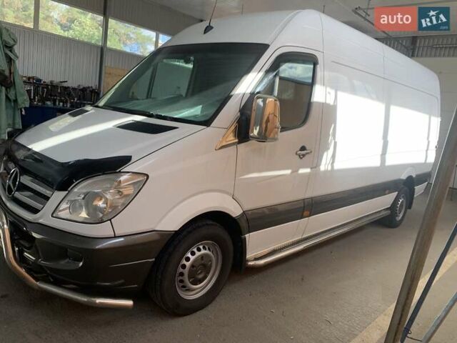 Белый Мерседес Sprinter, объемом двигателя 2.14 л и пробегом 383 тыс. км за 15400 $, фото 4 на Automoto.ua