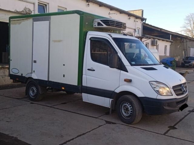 Белый Мерседес Sprinter, объемом двигателя 2.14 л и пробегом 200 тыс. км за 9267 $, фото 1 на Automoto.ua
