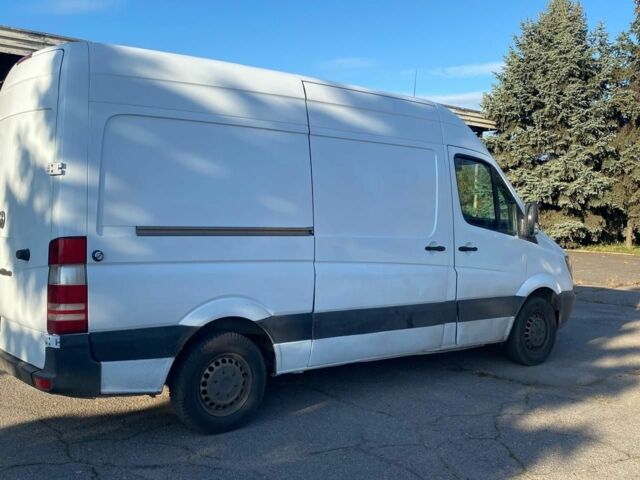 Белый Мерседес Sprinter, объемом двигателя 2.2 л и пробегом 443 тыс. км за 6000 $, фото 3 на Automoto.ua