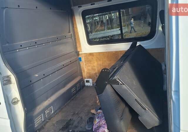 Белый Мерседес Sprinter, объемом двигателя 3.2 л и пробегом 288 тыс. км за 13600 $, фото 7 на Automoto.ua