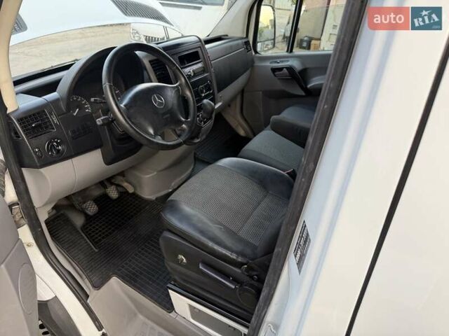 Белый Мерседес Sprinter, объемом двигателя 2.14 л и пробегом 678 тыс. км за 17000 $, фото 6 на Automoto.ua