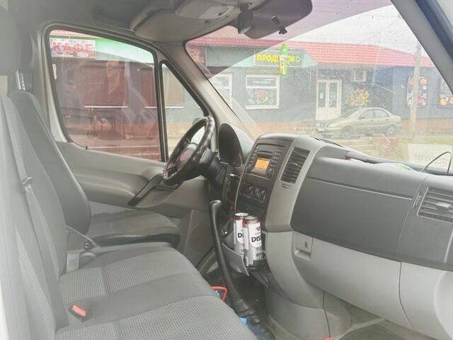 Белый Мерседес Sprinter, объемом двигателя 2.1 л и пробегом 530 тыс. км за 9999 $, фото 6 на Automoto.ua