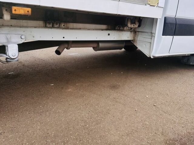 Белый Мерседес Sprinter, объемом двигателя 2.1 л и пробегом 530 тыс. км за 9999 $, фото 4 на Automoto.ua