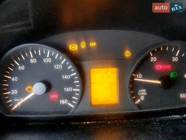 Белый Мерседес Sprinter, объемом двигателя 2.1 л и пробегом 311 тыс. км за 11000 $, фото 7 на Automoto.ua