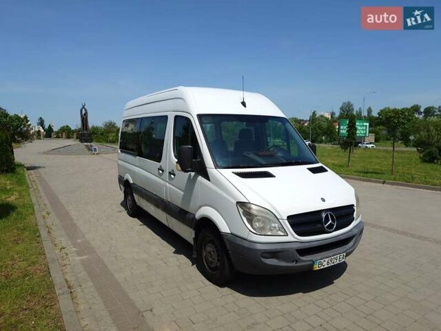 Белый Мерседес Sprinter, объемом двигателя 2.14 л и пробегом 550 тыс. км за 8700 $, фото 3 на Automoto.ua