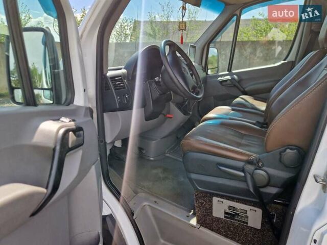 Белый Мерседес Sprinter, объемом двигателя 2.9 л и пробегом 465 тыс. км за 15999 $, фото 6 на Automoto.ua