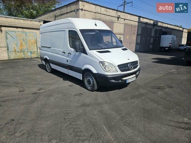 Белый Мерседес Sprinter, объемом двигателя 2.14 л и пробегом 430 тыс. км за 10400 $, фото 1 на Automoto.ua