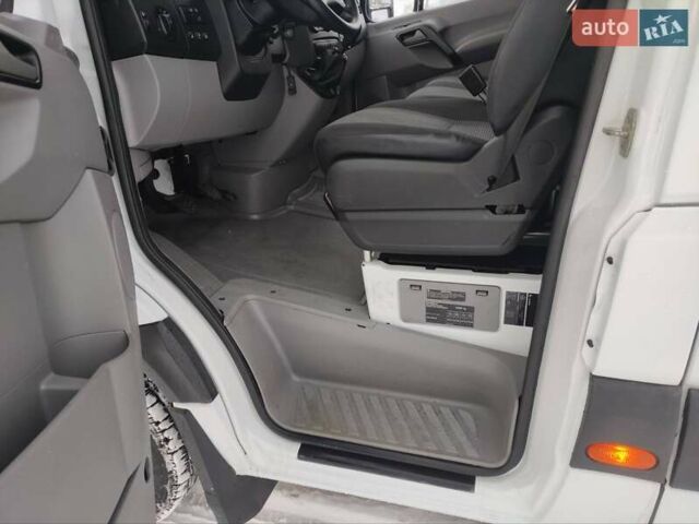 Белый Мерседес Sprinter, объемом двигателя 0 л и пробегом 186 тыс. км за 27300 $, фото 15 на Automoto.ua