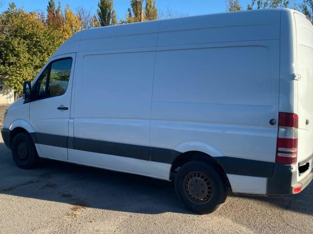 Белый Мерседес Sprinter, объемом двигателя 2.2 л и пробегом 443 тыс. км за 6000 $, фото 2 на Automoto.ua