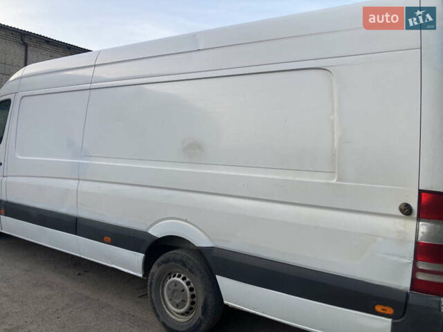 Белый Мерседес Sprinter, объемом двигателя 2.14 л и пробегом 498 тыс. км за 10800 $, фото 4 на Automoto.ua