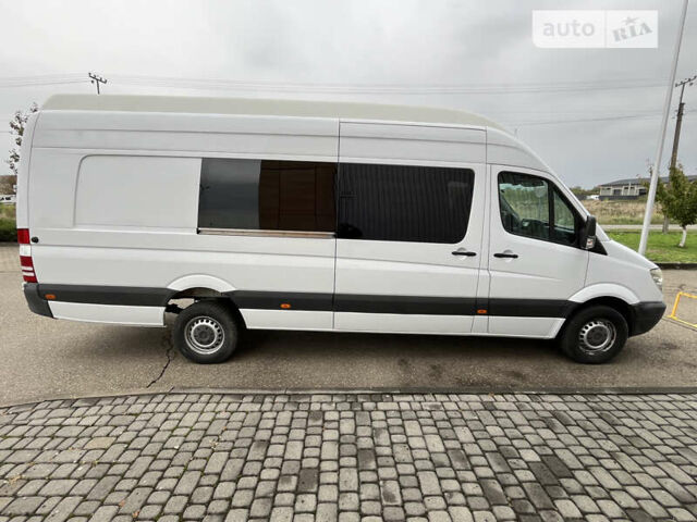 Белый Мерседес Sprinter, объемом двигателя 0 л и пробегом 330 тыс. км за 20500 $, фото 4 на Automoto.ua