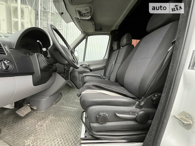 Белый Мерседес Sprinter, объемом двигателя 0 л и пробегом 330 тыс. км за 20500 $, фото 13 на Automoto.ua