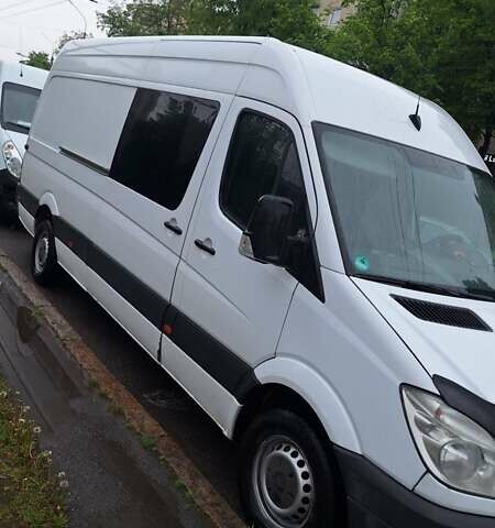 Белый Мерседес Sprinter, объемом двигателя 3.2 л и пробегом 288 тыс. км за 13600 $, фото 10 на Automoto.ua