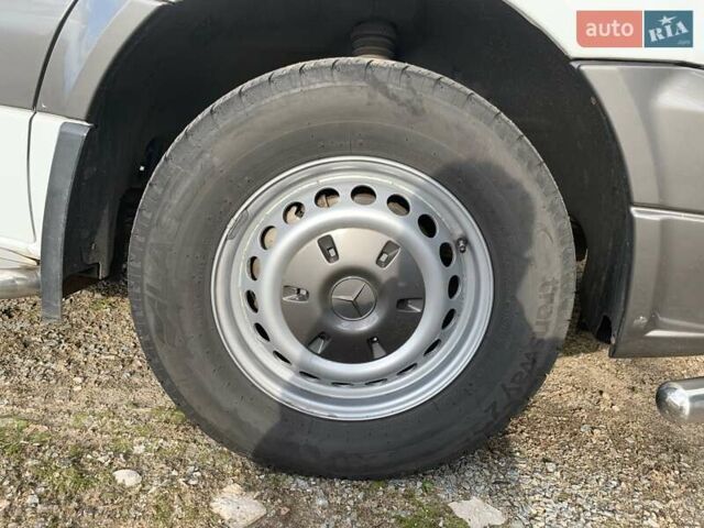 Белый Мерседес Sprinter, объемом двигателя 2.14 л и пробегом 383 тыс. км за 15400 $, фото 14 на Automoto.ua