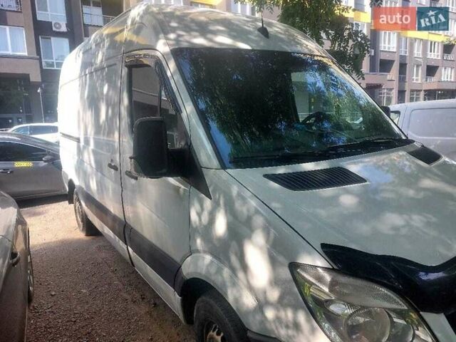 Белый Мерседес Sprinter, объемом двигателя 2.1 л и пробегом 311 тыс. км за 11000 $, фото 1 на Automoto.ua