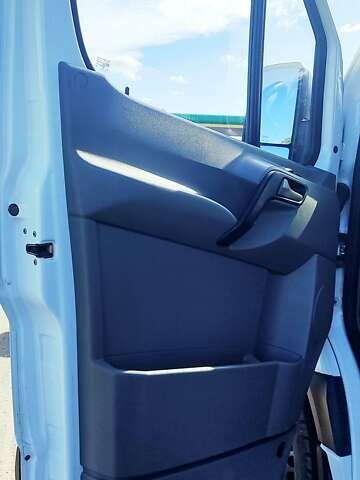 Белый Мерседес Sprinter, объемом двигателя 2.1 л и пробегом 262 тыс. км за 17200 $, фото 18 на Automoto.ua