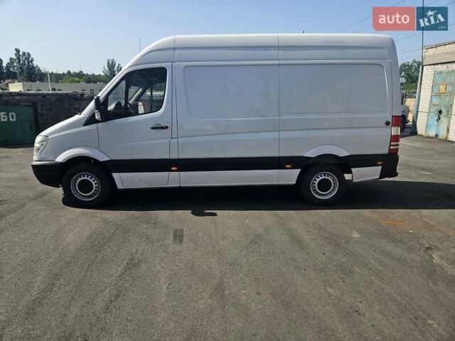 Белый Мерседес Sprinter, объемом двигателя 2.14 л и пробегом 430 тыс. км за 10400 $, фото 4 на Automoto.ua